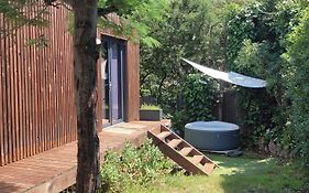 Joli Studio Indépendant En Bois Avec Jacuzzi Prive