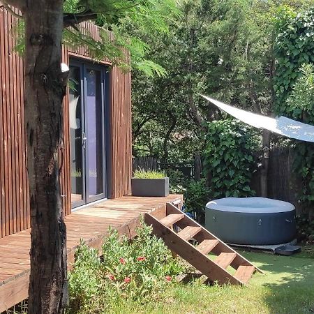 Joli Studio Indépendant En Bois Avec Jacuzzi Prive Fréjus Extérieur photo