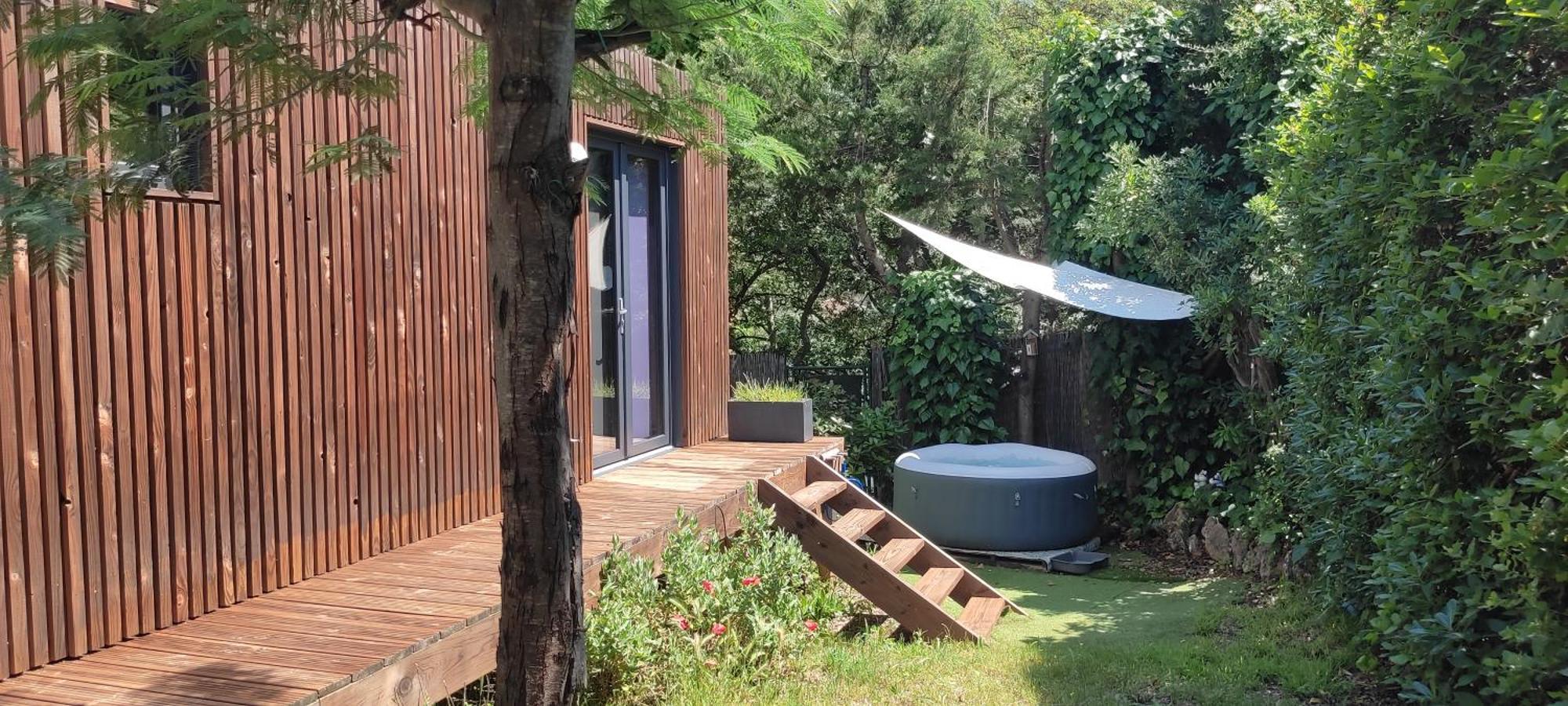 Joli Studio Indépendant En Bois Avec Jacuzzi Prive Fréjus Extérieur photo